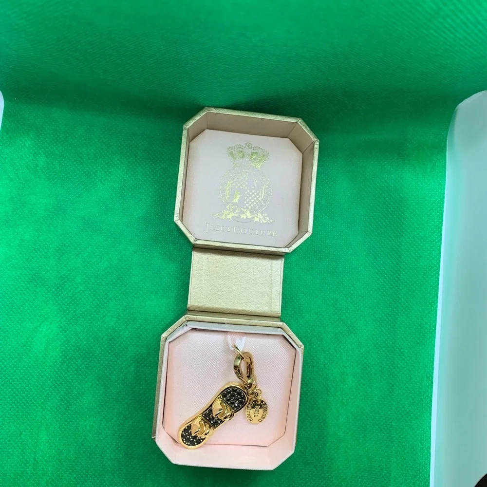 Juicy Couture Limited Edition Snowboard Charm - Picture 6 of 8